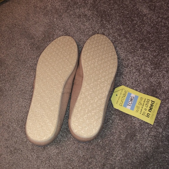 Shoes - Picture 3 of 3